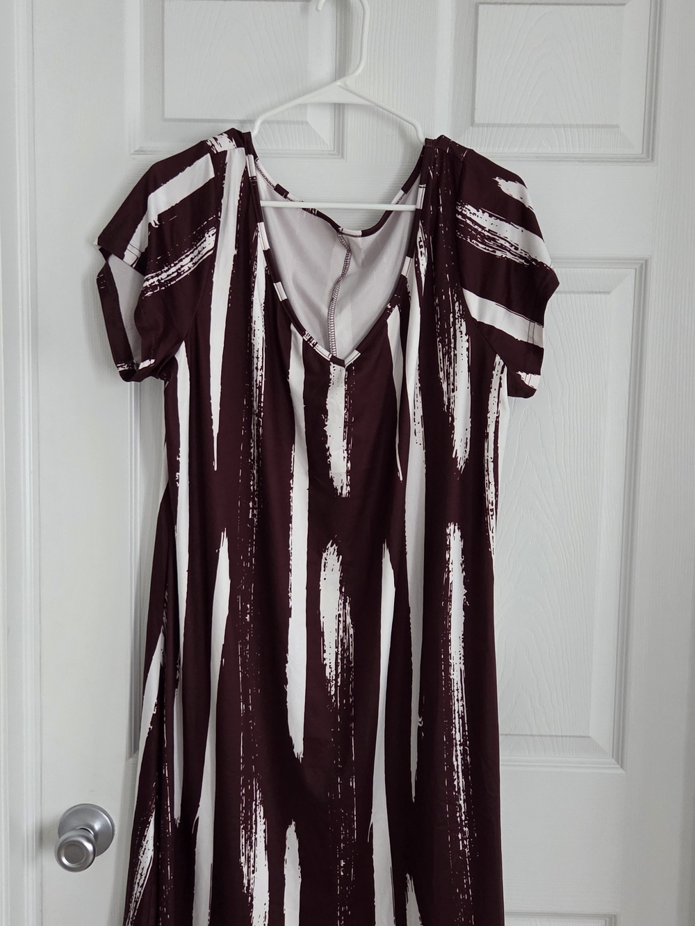 SHEIN Maroon & White Brush-Stripe V-Neck Maxi Dress